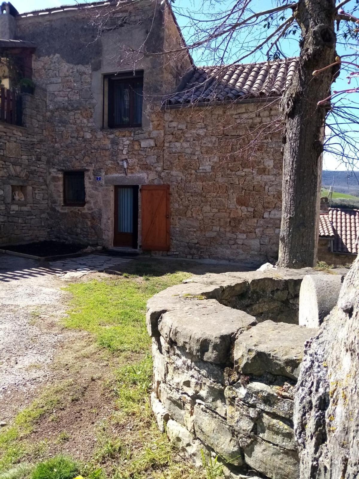 Gite Le Jaya Saint-Georges-de-Luzençon 外观 照片